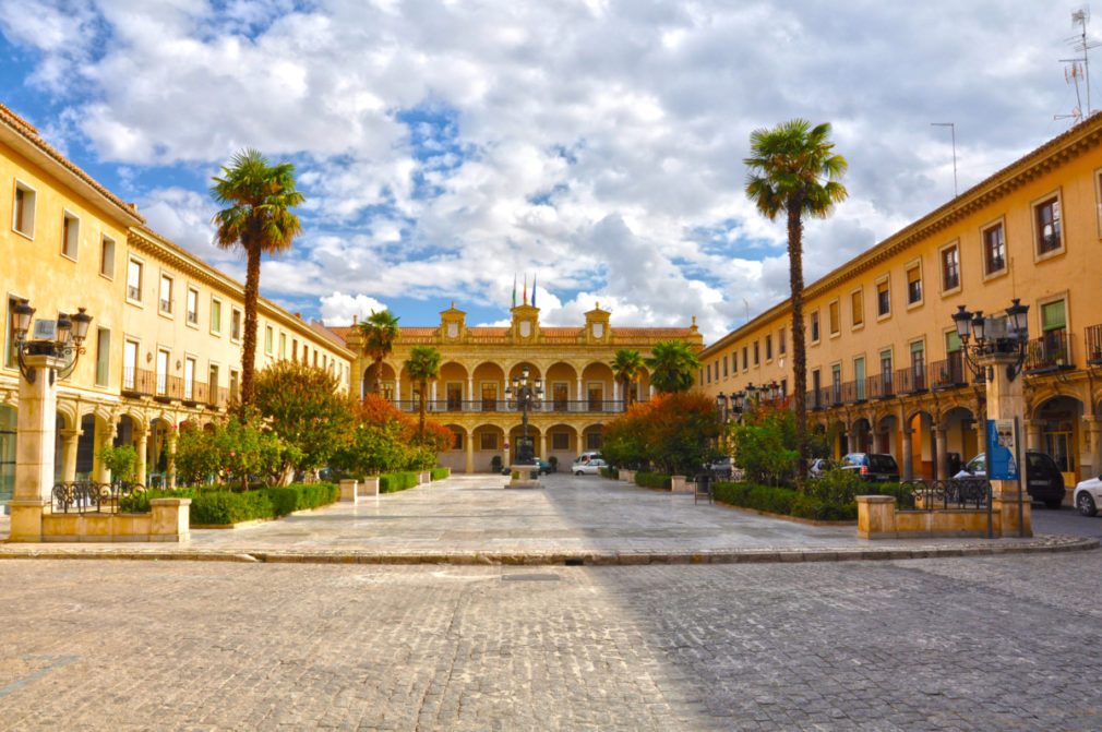 Ayuntamiento de Guadix, Plaza de la Constitución, Andalucía, turismo andaluz, España