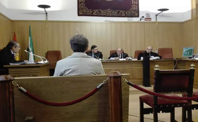 juicio Audiencia Granada auxiliar administrativo