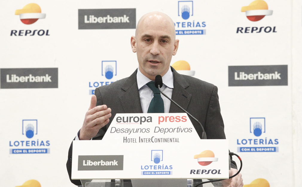 El presidente de la Real Federación Española de Fútbol, Luis Rubiales, interviene en un Desayuno Deportivo de Europa Press.