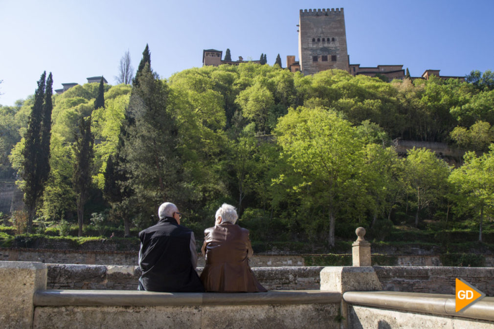 Primavera granada alhambra flores darro paseo tristes plaza nueva turismo buen tiempo-7