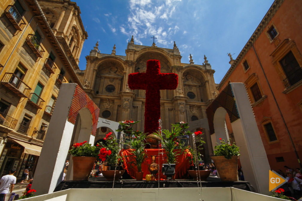 Cruces de mayo en Granada
