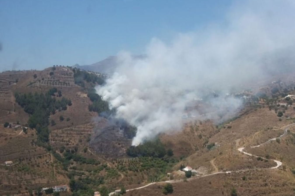 Declarado un incendio forestal en un paraje de Almuñécar