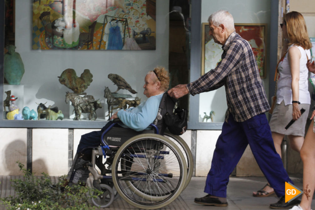 personas mayores por Granada Foto Antonio L Juárez-1