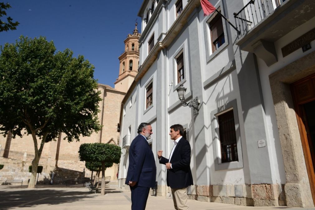 EuropaPress_2287694_Visita_del_delegado_de_la_Junta_a_Baza