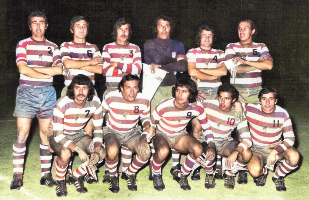 4) Toni, Pla, Calera, Ñito, Cabrera y Fernández_ con Escobar, Cabral, Maciel, Santi y Martín. Amistoso nocturno en Antequera en febrero de 1974 (1)