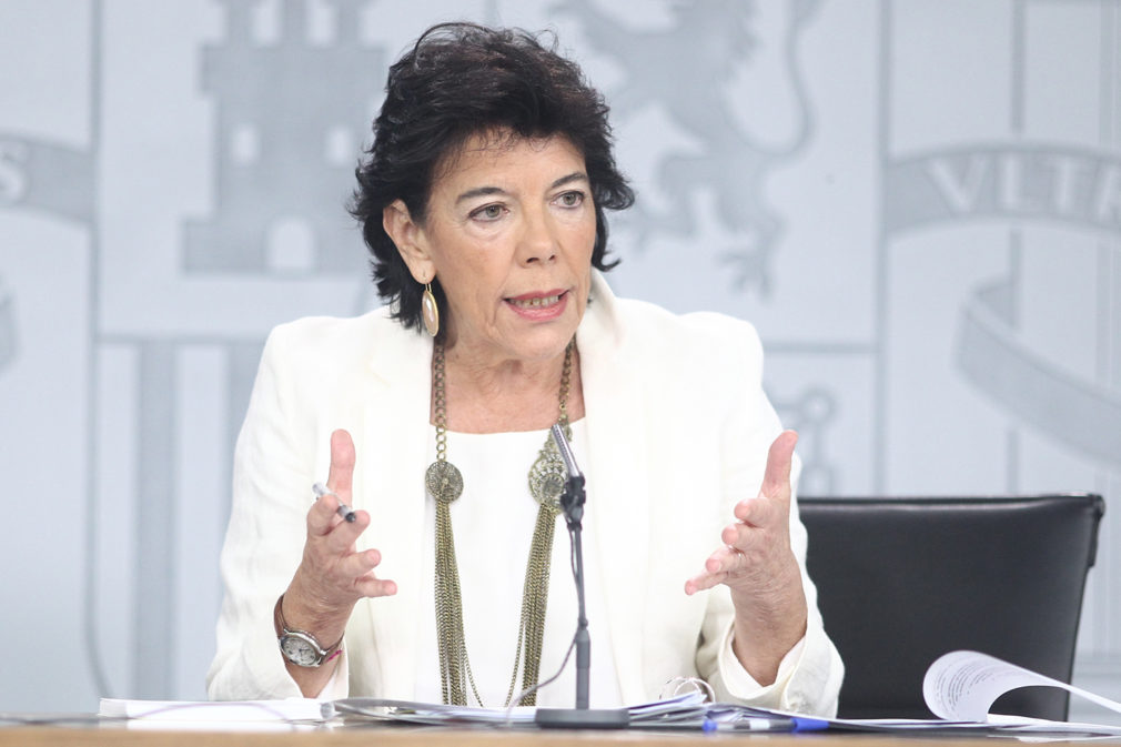 La ministra Portavoz, y de Educación y Formación Profesional en funciones, Isabel Celaá, comparece ante los medios de comunicación tras la reunión del Consejo de Ministros en Moncloa.