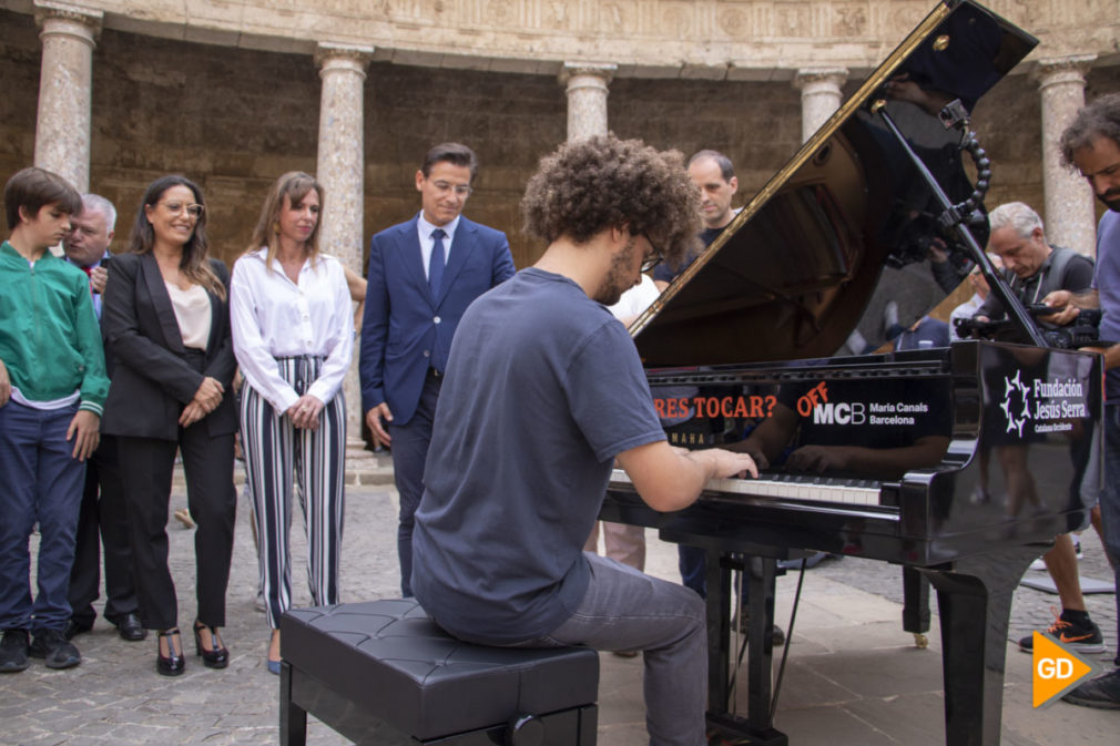 TU CIUDAD SE LLENA DE PIANOS - Dani B-2