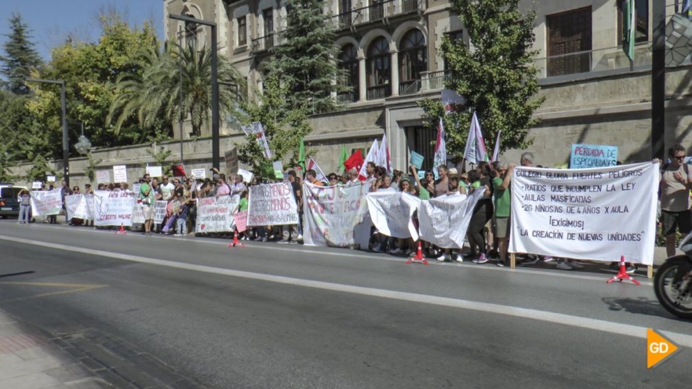 CONCENTRACION SINDICAL RECORTES EDUCACION COLEGIOS RURALES - Dani B