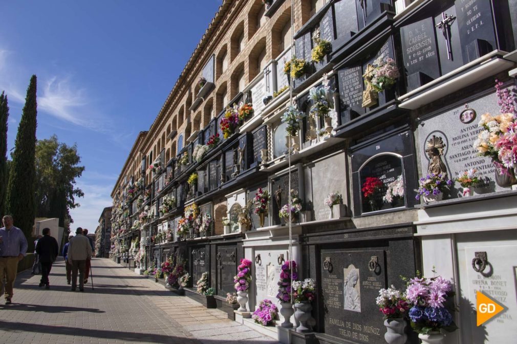 DECORACION CEMENTERIO SAN JOSE DIA DE LOS SANTOS - Dani B