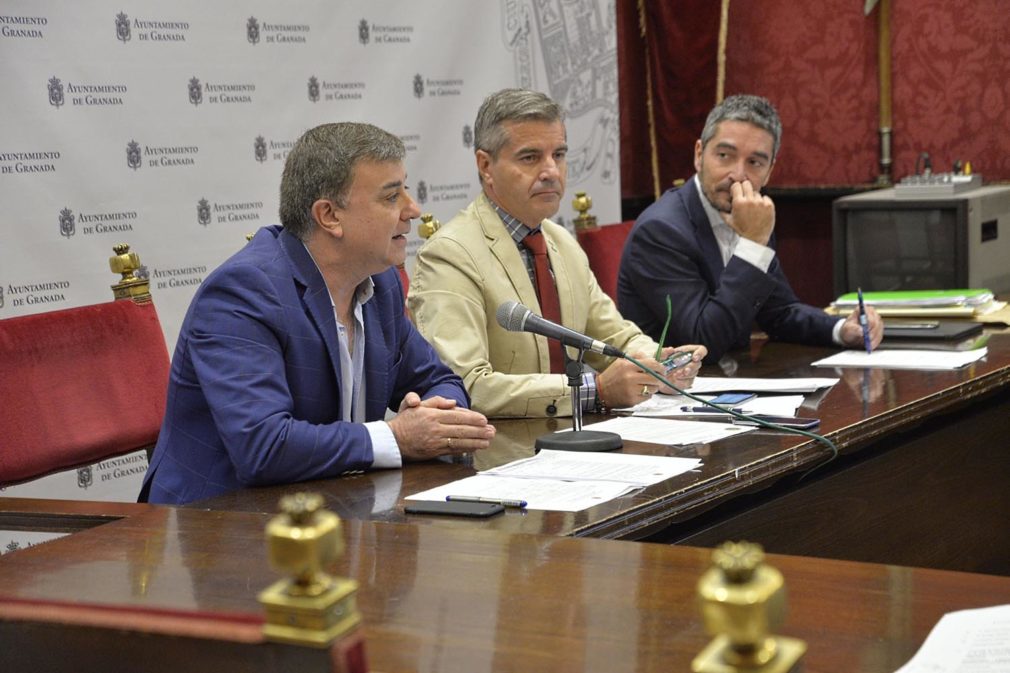 Francisco Fuentes, César Díaz y Manuel Olivares, concejales del Ayuntamiento de Granada