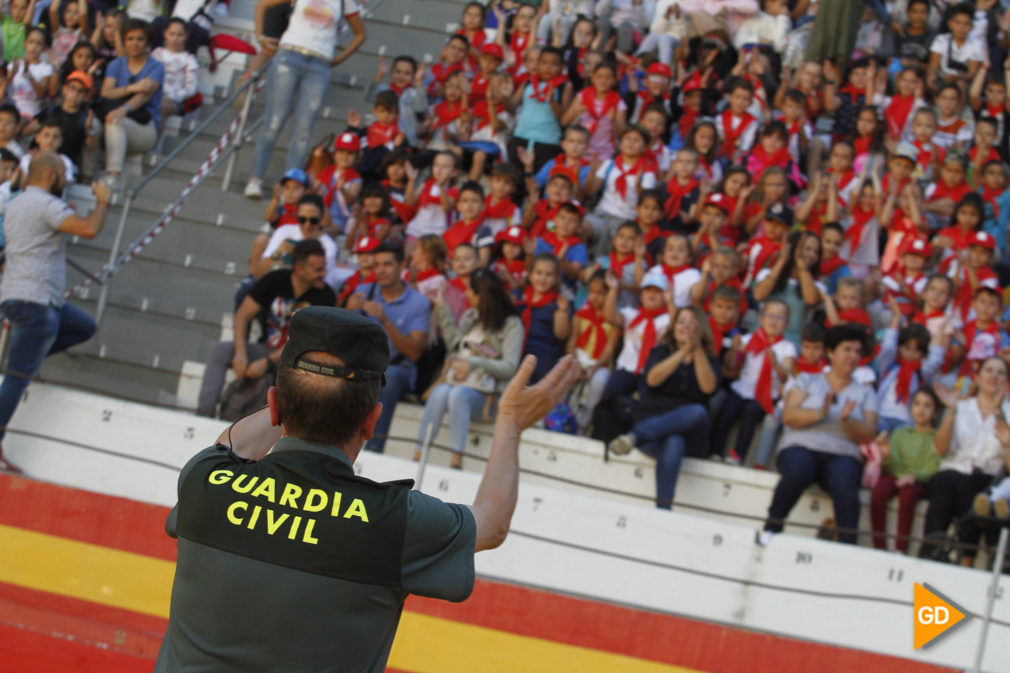 exhibicion de la guardia civil por el 175 aniversario