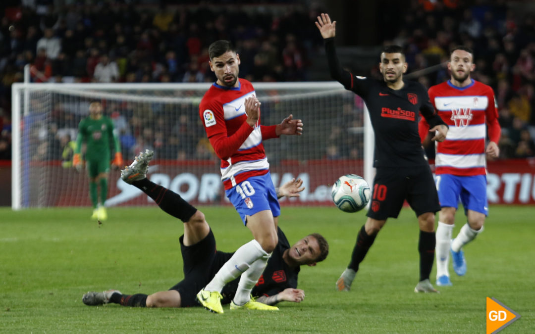El Granada CF vuelve a la élite con una prueba de altura en el campo y en el mercado