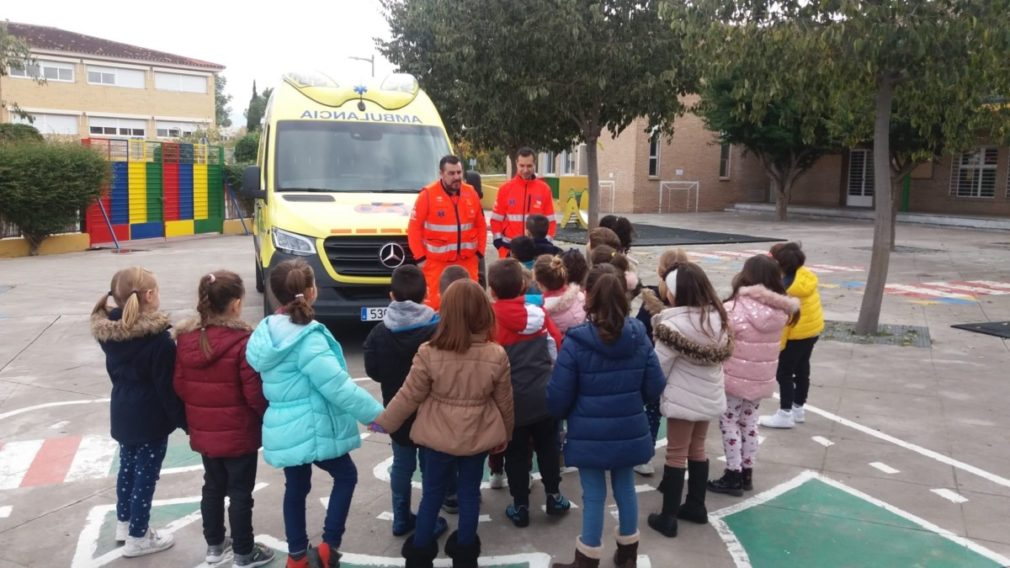 Granada.- El 061 forma en primeros auxilios a 150 alumnos del centro de educación 'Arco Iris' en Churriana de la Vega