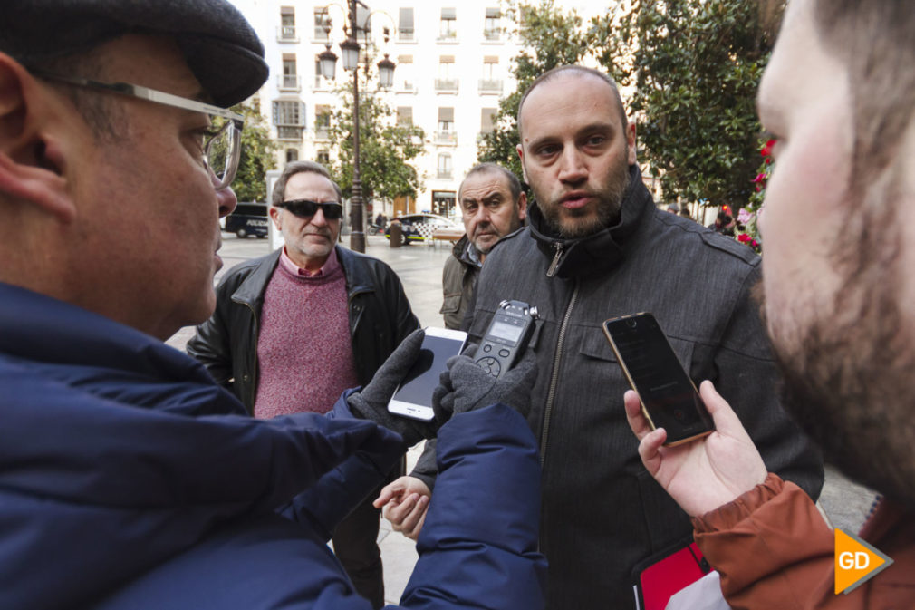 Foto Antonio L Juarez - protesta de la empresa Tempo en la plaza del carmen de granada -1