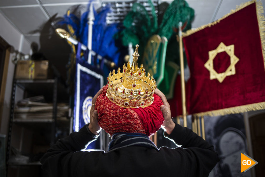 taller donde se prepara la cabalgata de los reyes magos de Granada