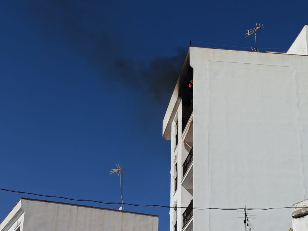 LAS LLAMAS FUEGO TERRAZA INMUEBLE LA HERRADURA 20 3