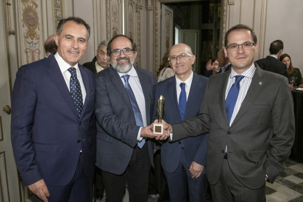 premio proyecto acelerador particulas