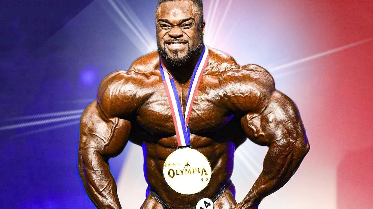 El Mr. Olympia Brandon Curry saca músculo en Granada