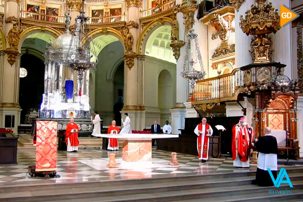 FOTO-La-catedral-de-Granada-es-desalojada