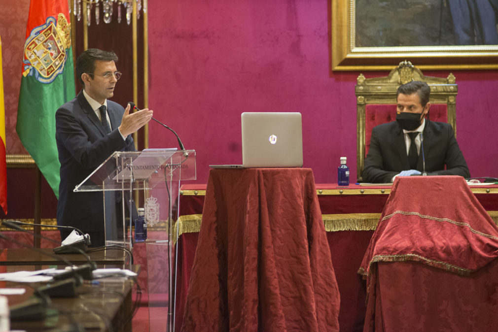 Cuenca pleno Ayuntamiento Granada - Foto Algarra