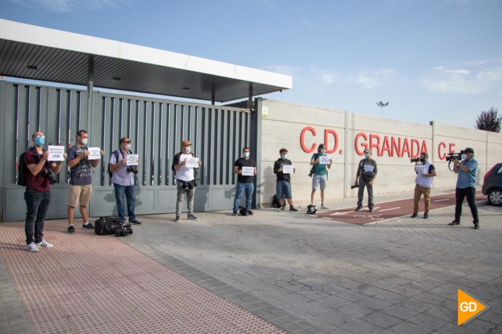 CONCENTRACION FOTOPERIODISTAS GRANADA PROTESTA LALIGA - DANI B-2