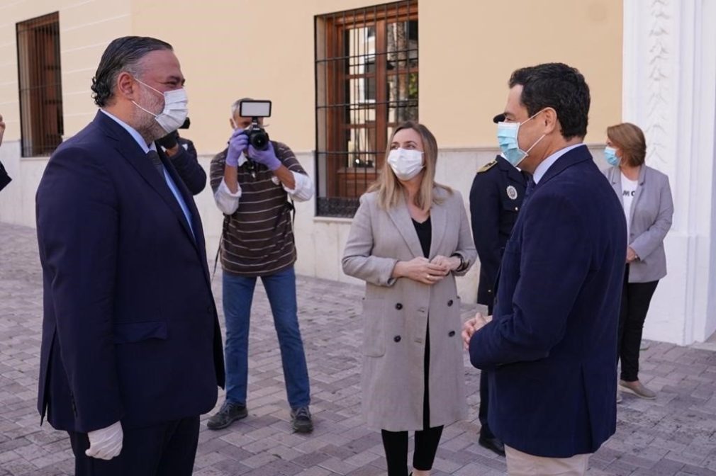 El presidente de la Junta, Juanma Moreno, visita Motril (Granada)