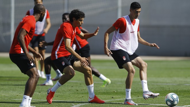 foulquier, vallejo, carlos fernandez, entrenamiento Granada CF - Pepe Villoslada