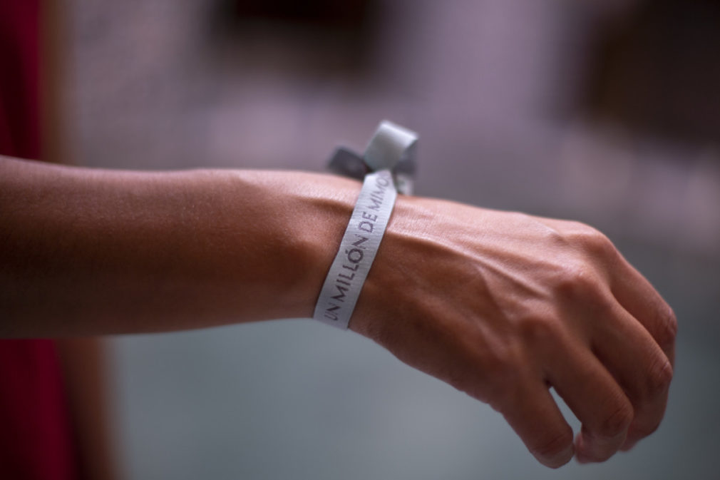 la pulsera solidaria UN MILON DE MIMOS