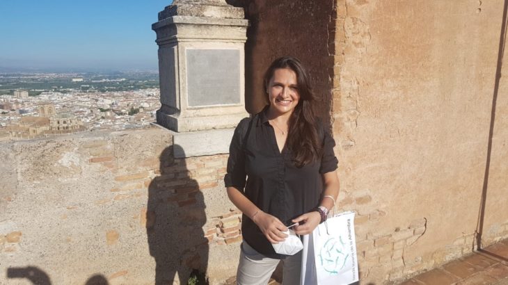 María Castro ha sido la primera en tocar la campana de la Torre de la Vela 