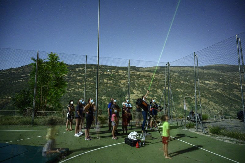 Observación astronómica en Pampaneira