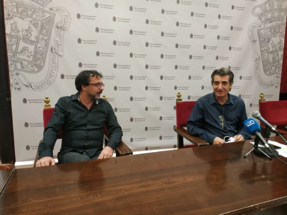 asociación de vecinos Sacromonte presidente, Francisco Ballesteros, ha acompañado al portavoz de Podemos IU, Antonio Cambril,