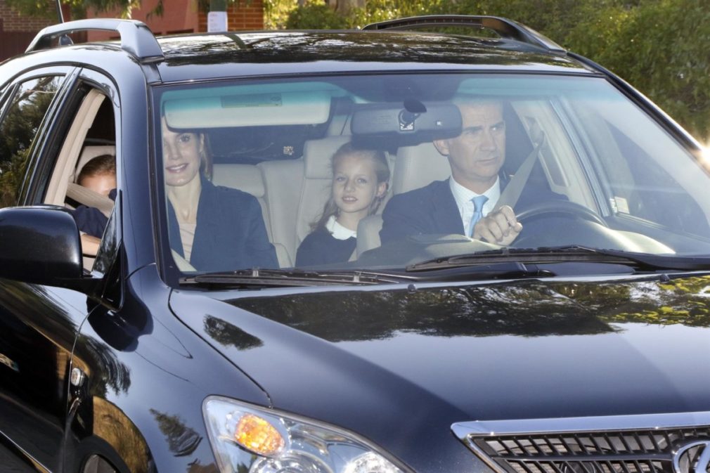 La Princesa Leonor y la Infanta Sofía han comenzado este viernes 11 de septiembre el nuevo curso escolar en el colegio Santa María de los Rosales