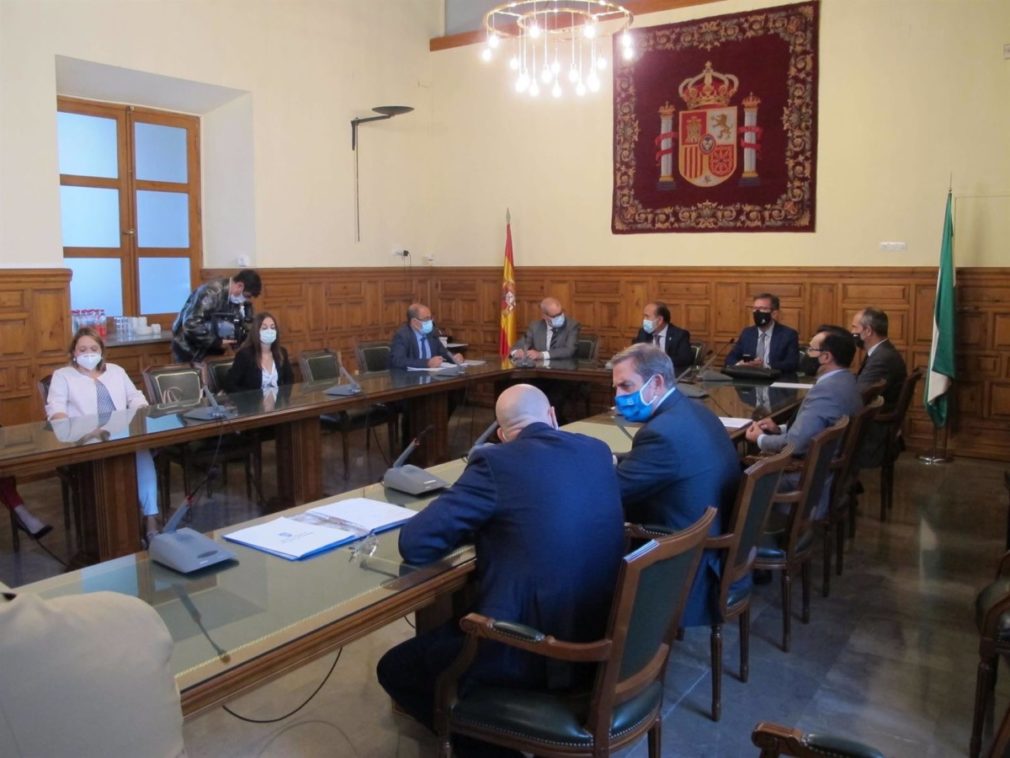 Granada.- Un centenar de funcionarios realiza horas extra por la tarde en los juzgados a través del Plan de Choque