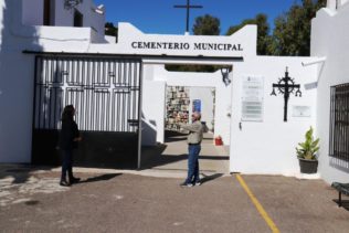 ENTRADA PRINCIPAL AL CEMENTERIO DE ALMUÑECAR 20