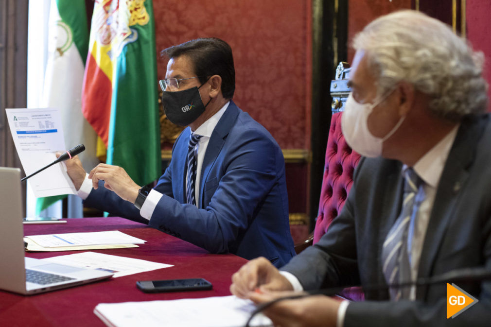 Foto Antonio L Juarez - Comisión en el Ayuntamiento de Granada por el positivo del alcalde Luis Salvador -8