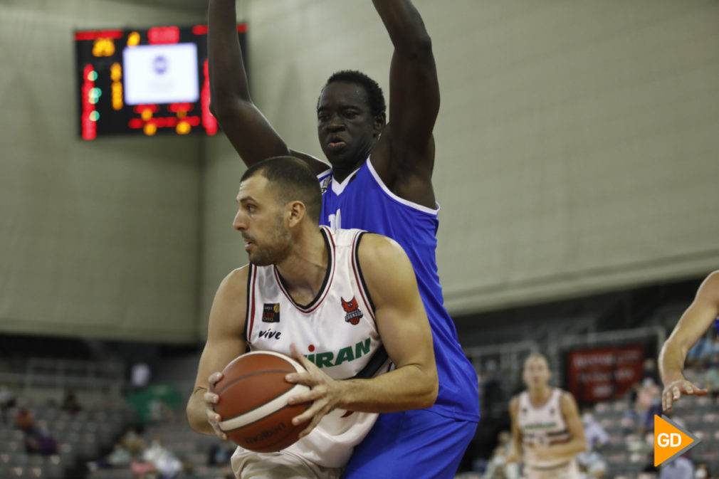 Partido entre el Coviran Fundacion CB Granada y el CB Melilla