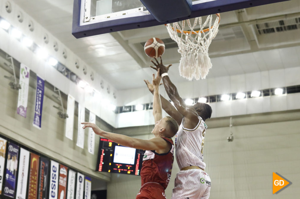 Partido entre el Fundacion CB Granada y el Real Murcia de Baloncesto en el palacio de los deportes de Granada