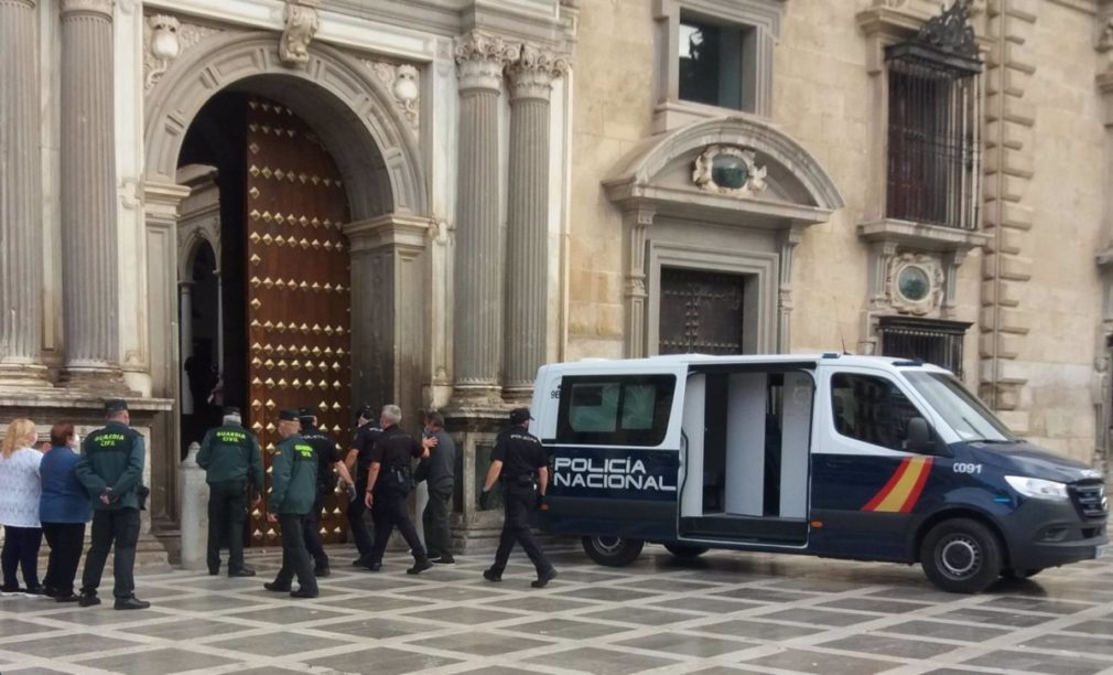 Granada.- Tribunales.- El acusado de matar a su yerno alega que "se clavó él solo" el cuchillo en un forcejeo