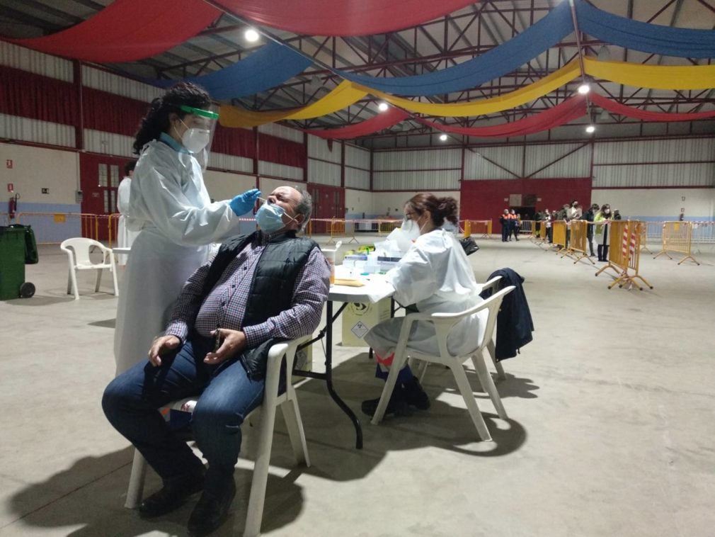 Granada.- Coronavirus.- El cribado masivo en Huétor Tájar se salda con dos positivos de 300 test