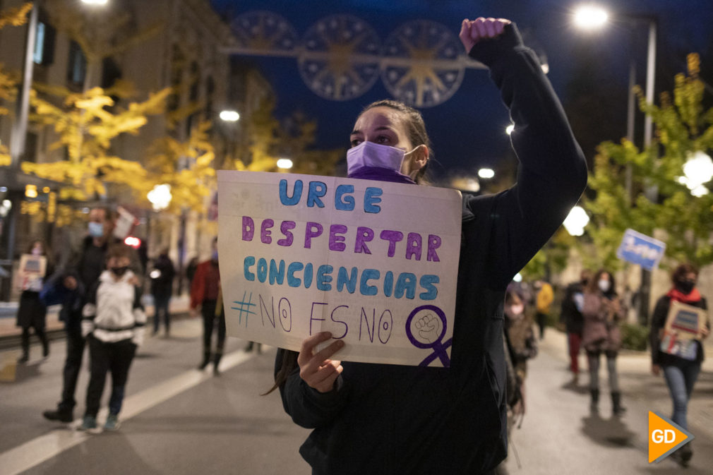 Manifestación en contra de la violencia de genero 25N en Granada