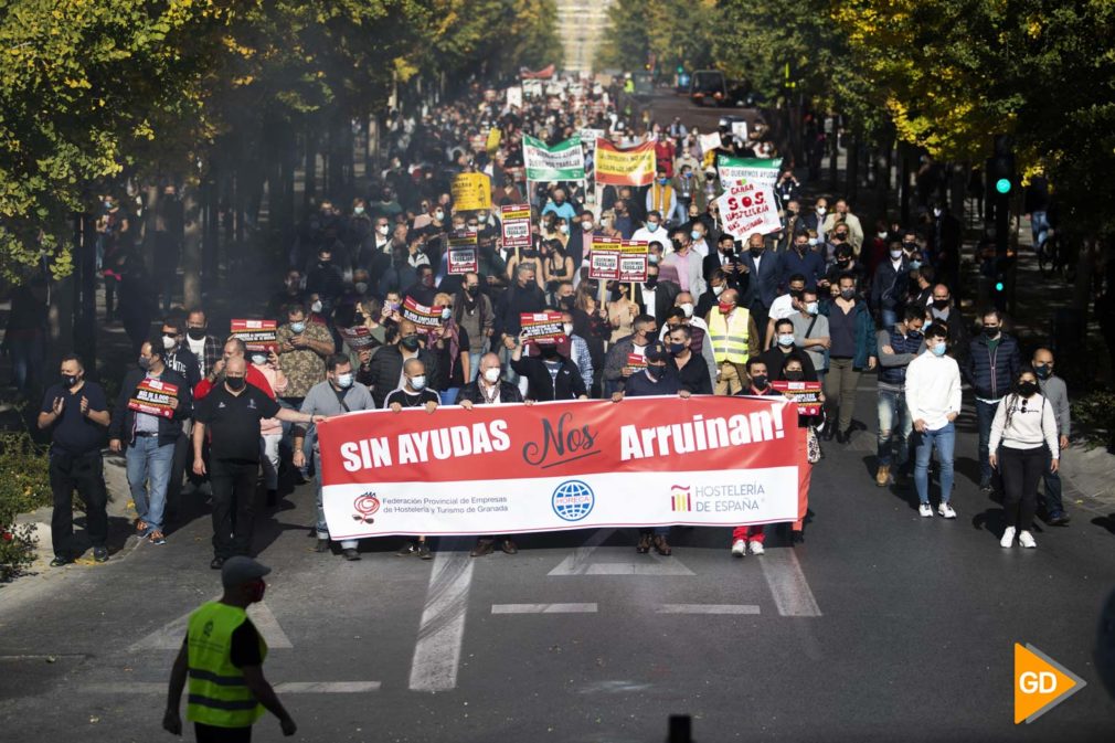 Manifestación en contra del cierre de la hosteleria en Granada durante las restrinciones por coronavirus