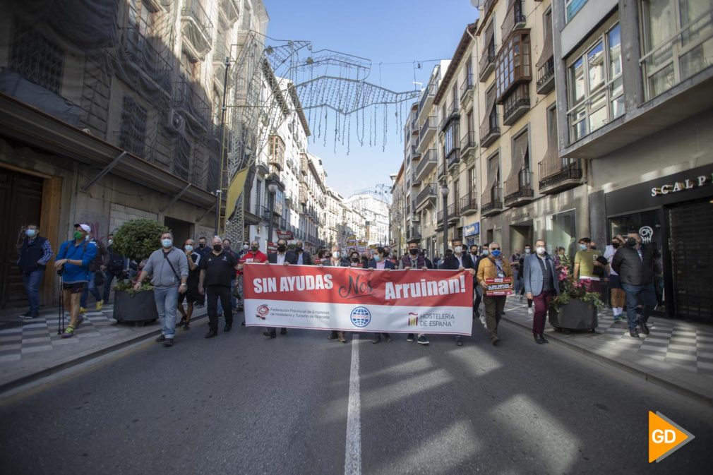 Manifestación en contra del cierre de la hosteleria en Granada durante las restrinciones por coronavirus