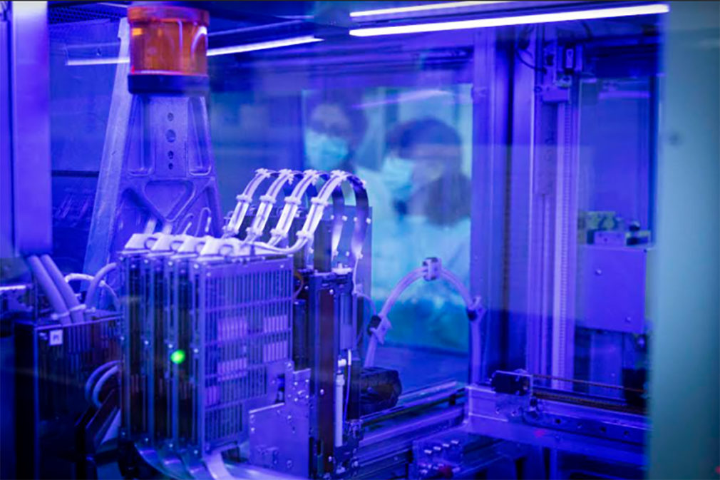 Realización de pruebas PCR en Microbiología - Foto Junta