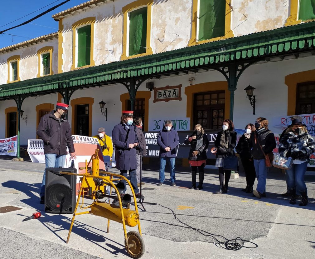 Acto en Baza 31D 36 años sin tren Guadix Baza Almanzora Lorca