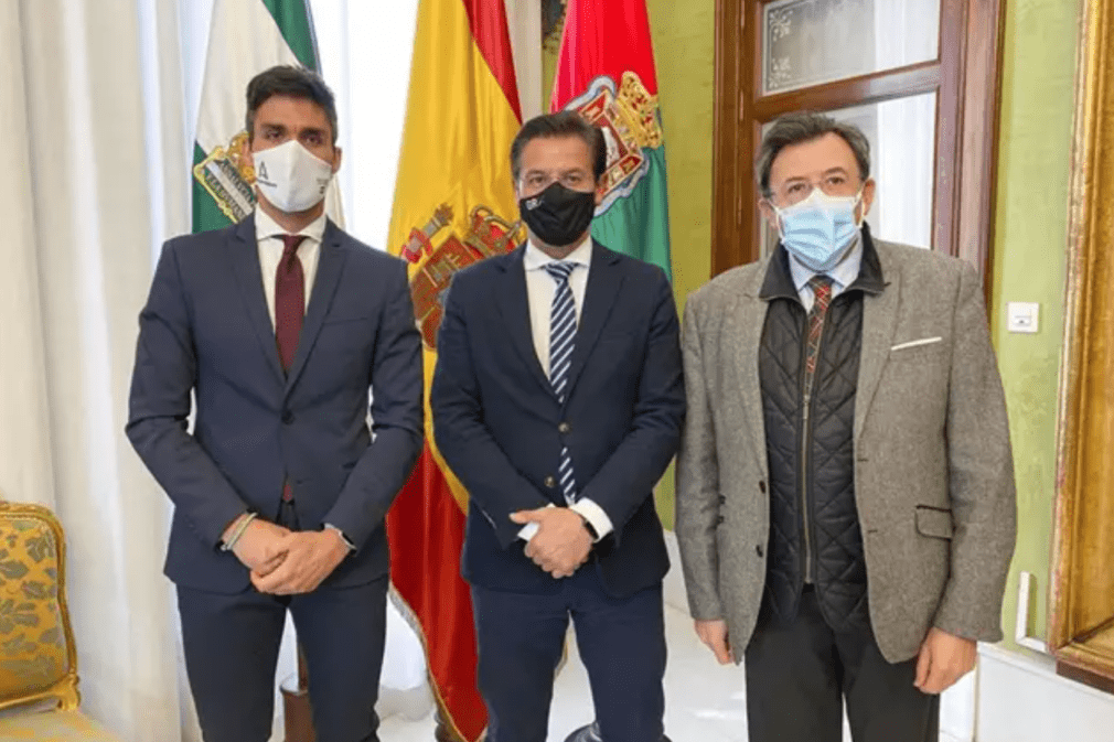 Juan Carlos Aybar, Luis Salvador, y Carlos Ruiz Cosano, en la reunión entre IAJ y Ayuntamiento de Granada