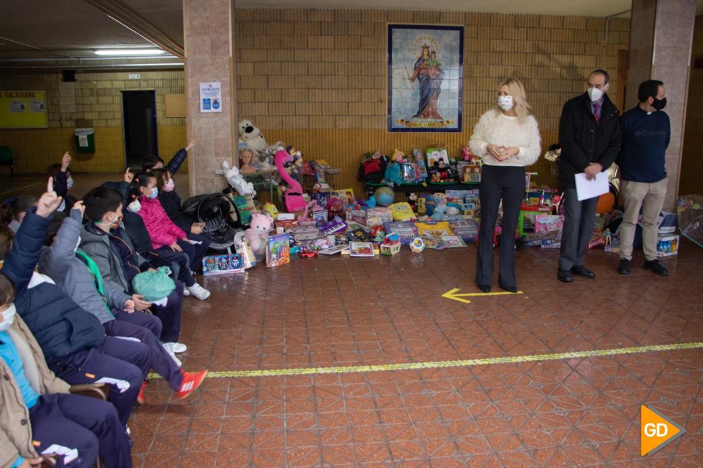 ENTREGA JUGUETES SAN JUAN BOSCO SALESIANOS - Dani B