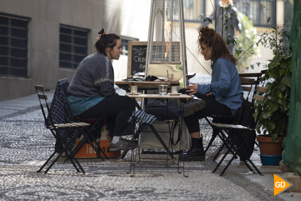 Comercios y terrazas en Granada