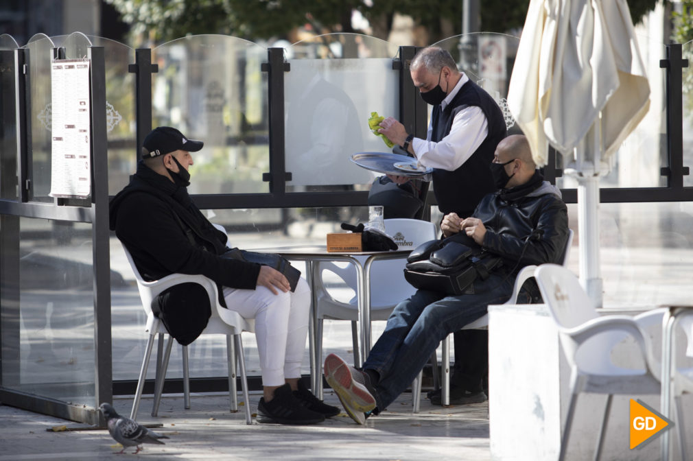 Comercios y terrazas en Granada