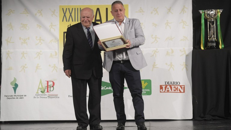 Periodista granadino José Luis Codina junto a su hijo Gilberto