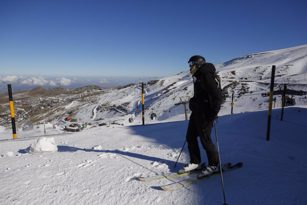 Granada.- Turismo.- Sierra Nevada cierra la Navidad con 83.360 esquiadores y una ocupación hotelera media del 60%